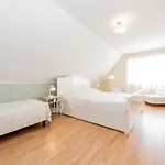 Lubja House * 派尔努