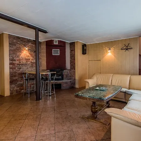 度假居 Lubja House